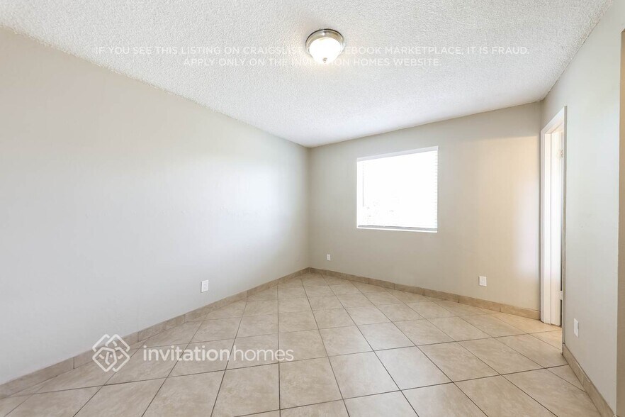 Building Photo - 18401 N 17th Ave