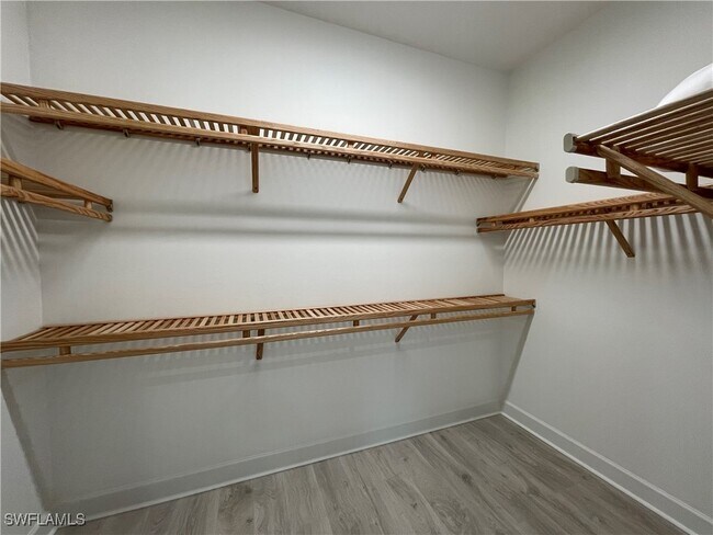 Building Photo - 6984 Saona CT