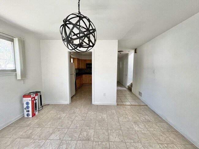 Building Photo - 912 Hoyt St