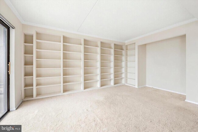 Building Photo - 21328 Valley Forge Cir