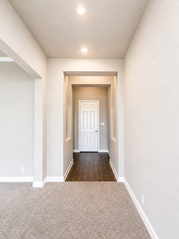 Building Photo - 530 Singing Creek