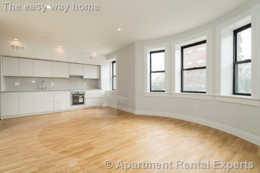 Primary Photo - 123 Highland Ave