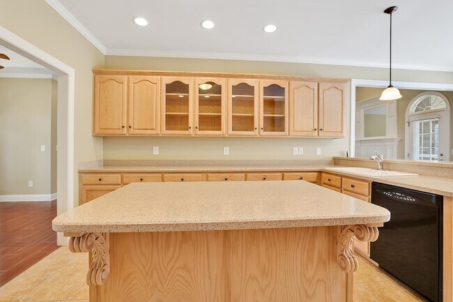 Building Photo - 614 Greene Dr
