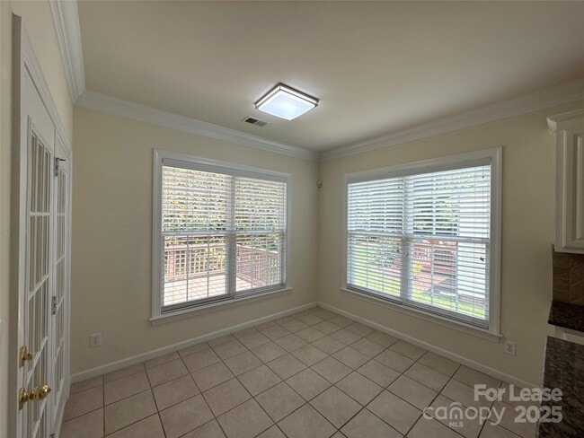 Building Photo - 9535 Numenore Dr