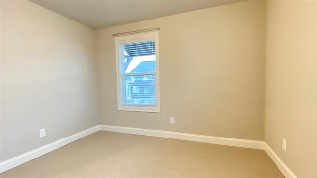 Building Photo - 1040 Knoxboro Ln