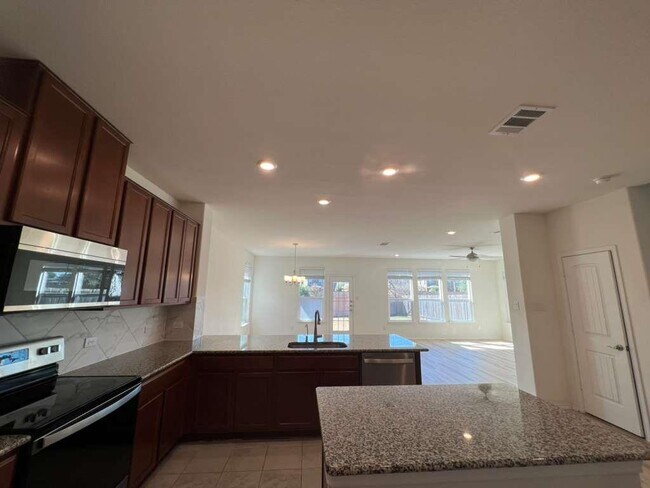 Building Photo - 2013 Ebony Dove St