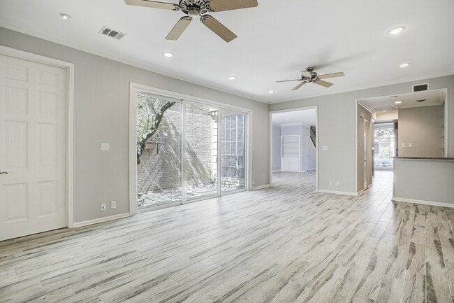 Building Photo - 7527 Del Monte Dr