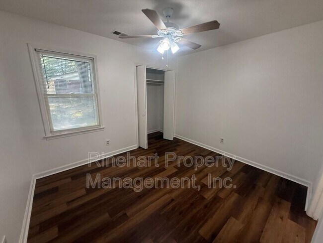 Building Photo - 1100 Chandler Dr