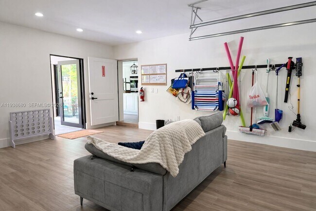 Building Photo - 3540 NE 28th Ave