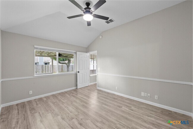 Building Photo - 104 Harvest Ln