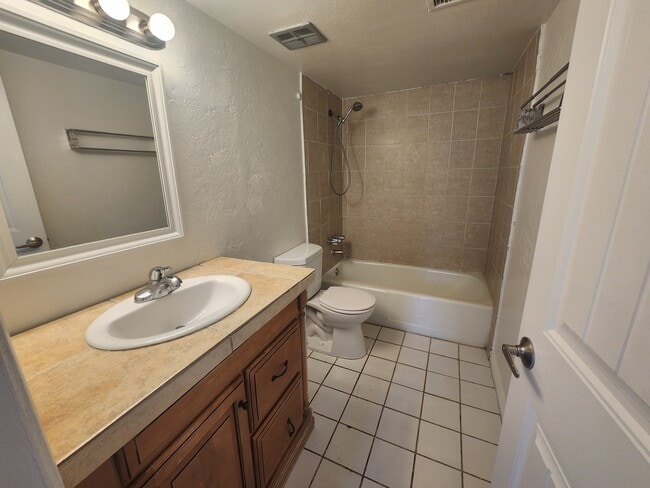 Building Photo - 6995 E Lurlene Dr