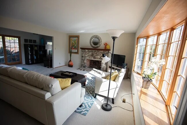 Building Photo - 7409 Fallenleaf Ln