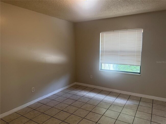 Building Photo - 235 S. Christiana Ave