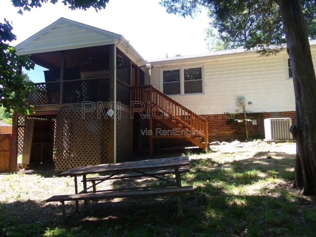 Building Photo - 2605 Seacliff Cir