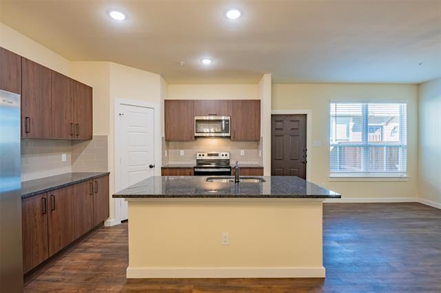 Building Photo - 713 Wheatfield Dr