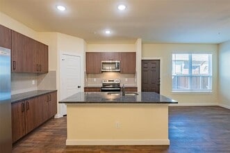 Building Photo - 645 Wheatfield Dr