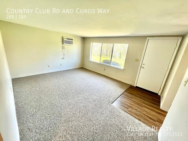 Building Photo - 671 Country Club Rd