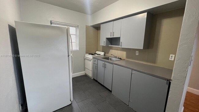 Building Photo - 6300 Miramar Pkwy