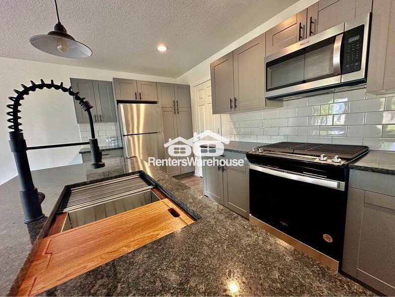 Building Photo - 2105 Willis Ave