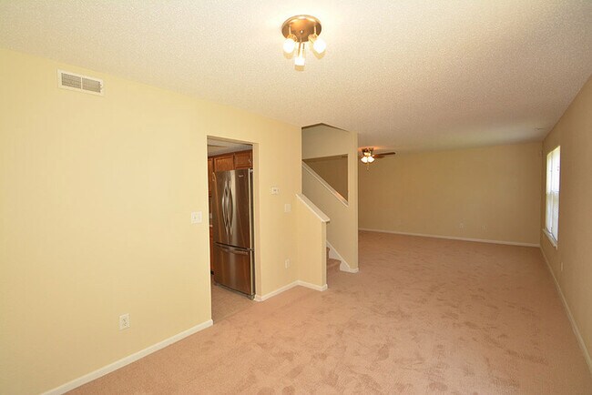 Building Photo - Pike Township 4 bedroom home