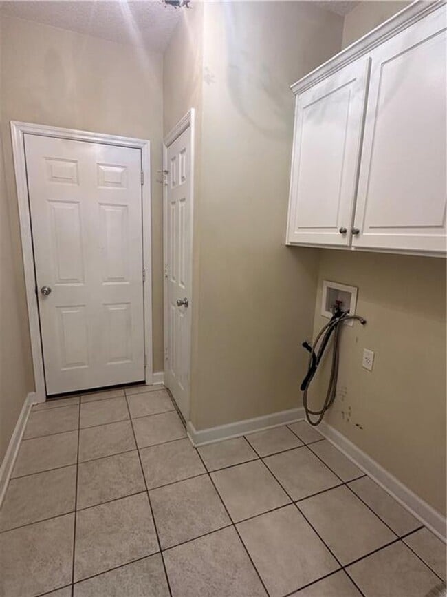 Building Photo - 235 Wellington Pl