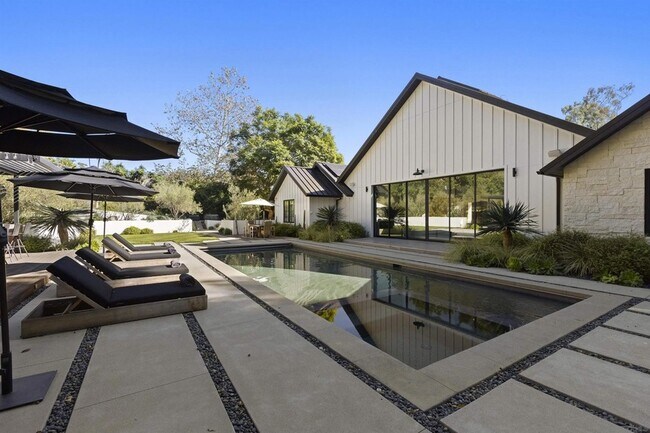 Building Photo - 4874 Sun Valley Rd