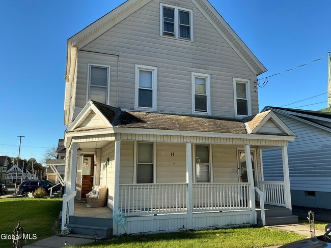 Primary Photo - 17 Belmont Pl