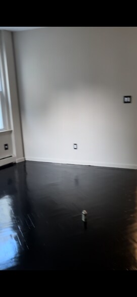 Building Photo - 889 S 20th St