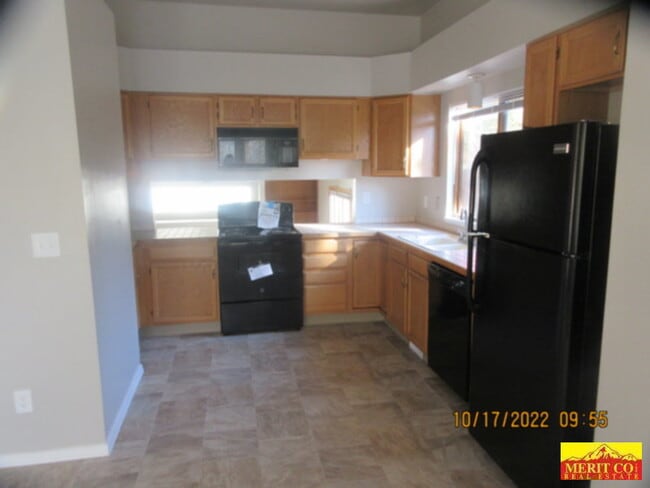 Building Photo - Single Family Home