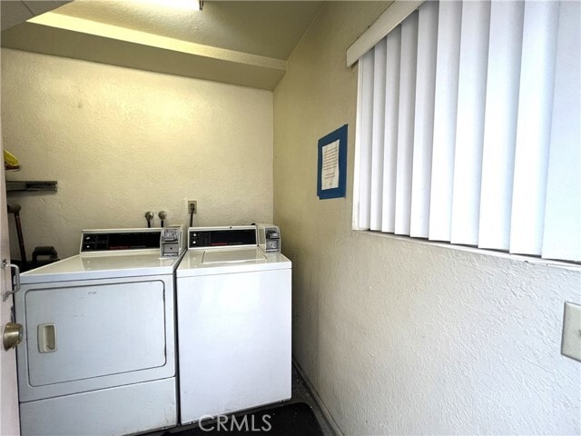 Building Photo - 14817 Sylvan St