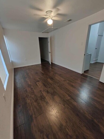 Building Photo - 2605 Birmingham Ave