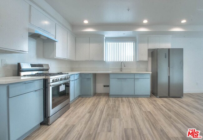 Building Photo - 4308 Normandie Ave