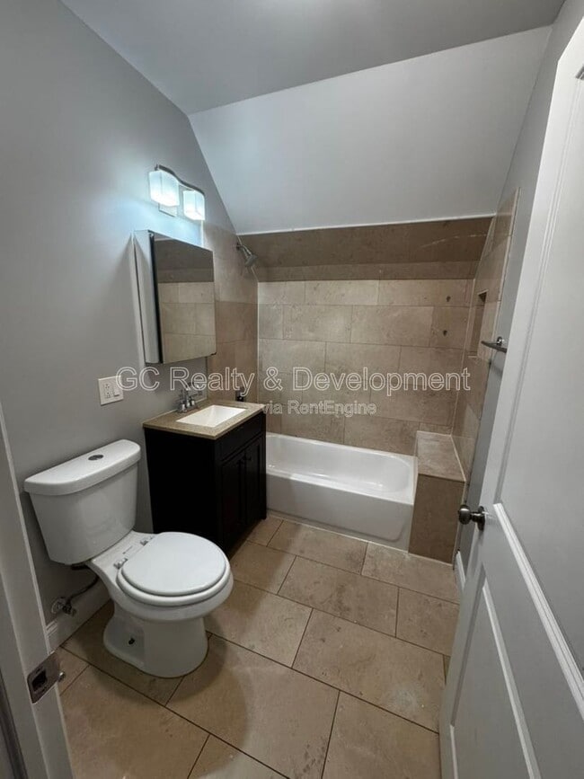 Building Photo - 4343 N Troy St