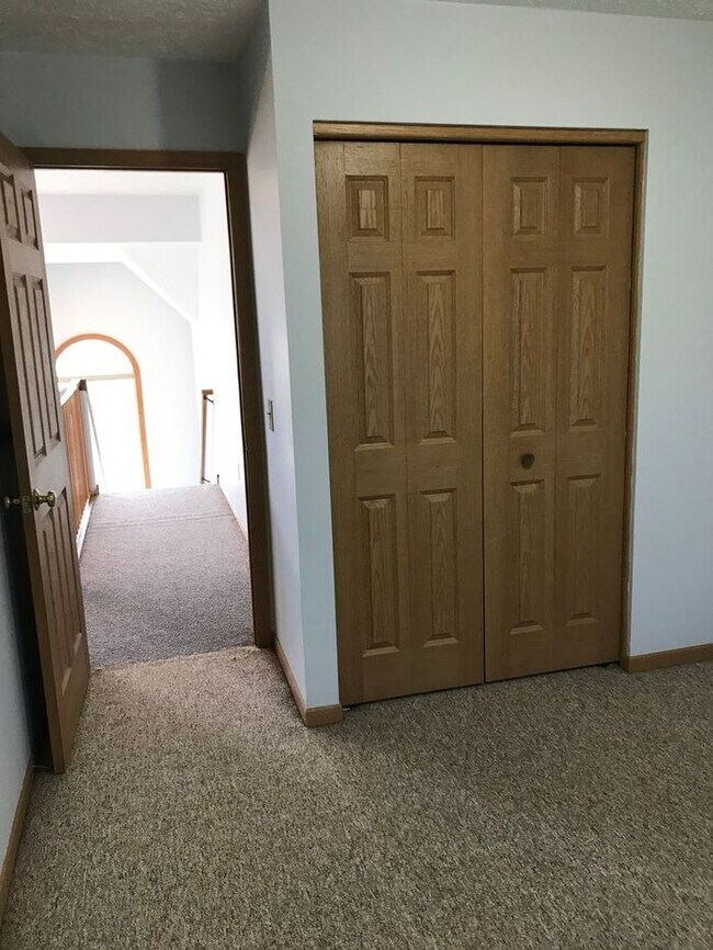 3 Bedroom Duplex North Canton Frank Rd 5909 Frank Ave NW North