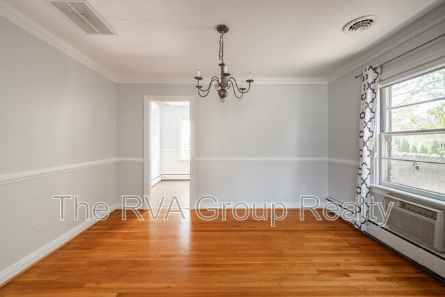 Building Photo - 1207 Whitby Rd