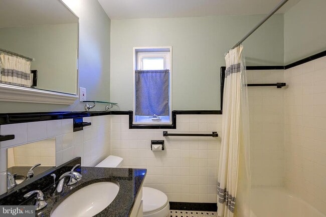 Building Photo - 9848 Hollow Glen Pl