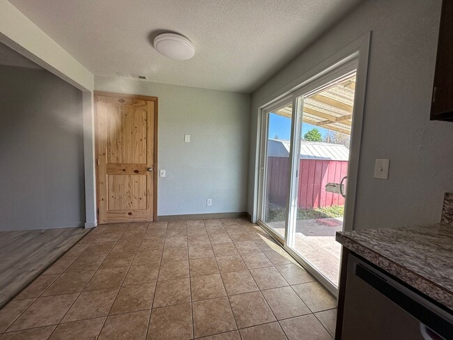 Building Photo - 6209 Onyx Ave