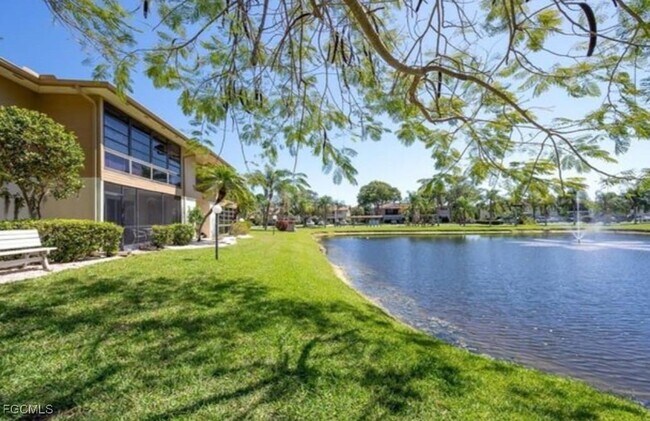 Building Photo - 5713 Foxlake Dr