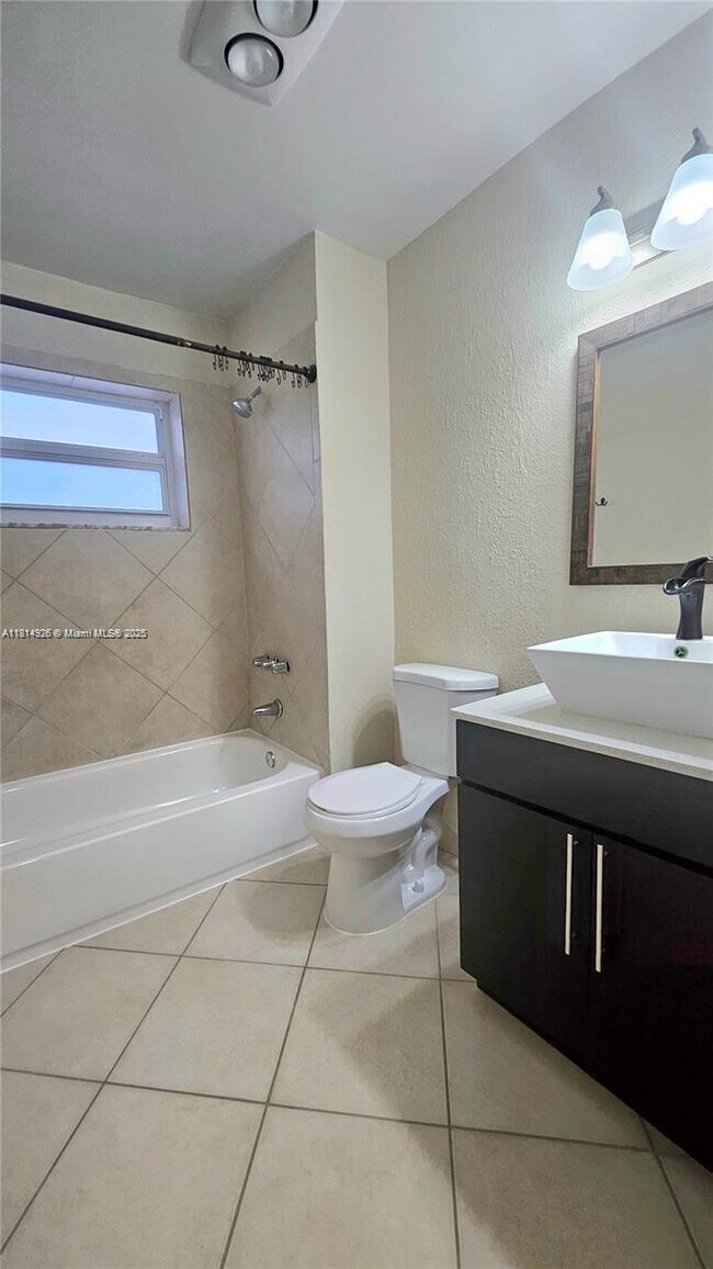 Building Photo - 3038 NW 69th Ct