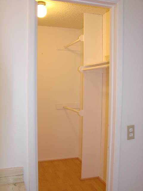 Walk in Closet - 23653 Park Capri