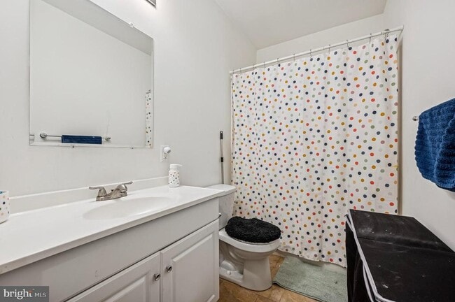 Building Photo - 6212 Ridge Ave