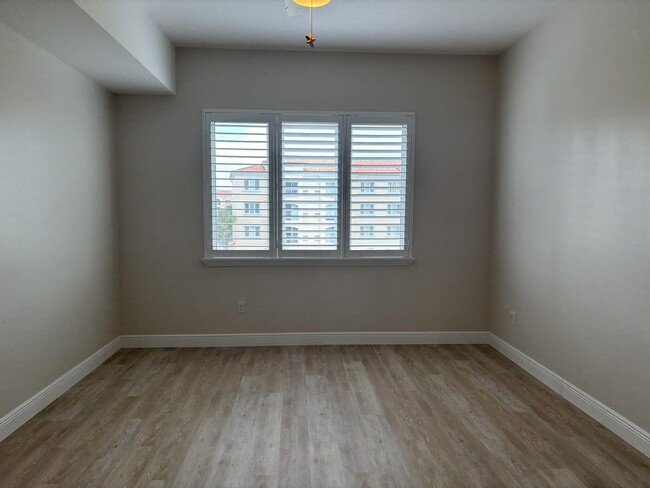 Building Photo - 7 Harbour Isle Dr E