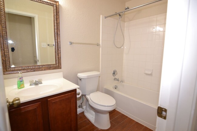 Building Photo - Bedroom 2 Bath Home in Desirable NW Bridge...