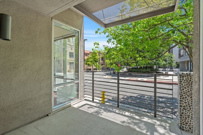 Building Photo - 111 S De Lacey Ave