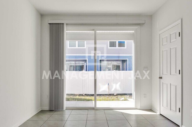 Building Photo - 8306 Zenith Cir