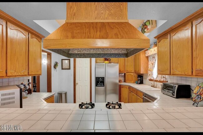 Building Photo - 2081 Paseo Del Prado Dr