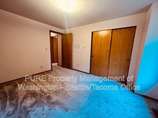 Building Photo - 2913 Briar Lea Loop SE