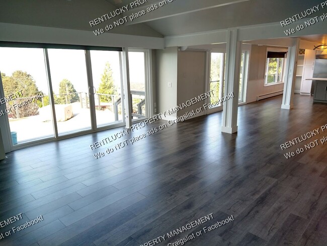 Building Photo - STUNNING VIEWS!! Amazing 4-Bedroom Home w/...