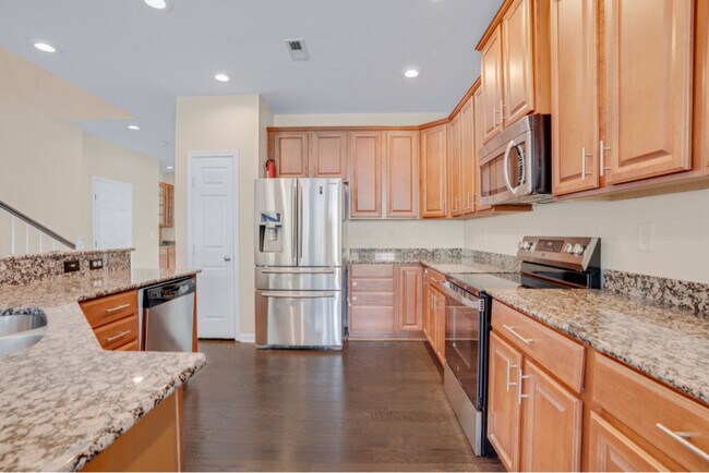 Building Photo - 9329 Lenox Pointe Dr