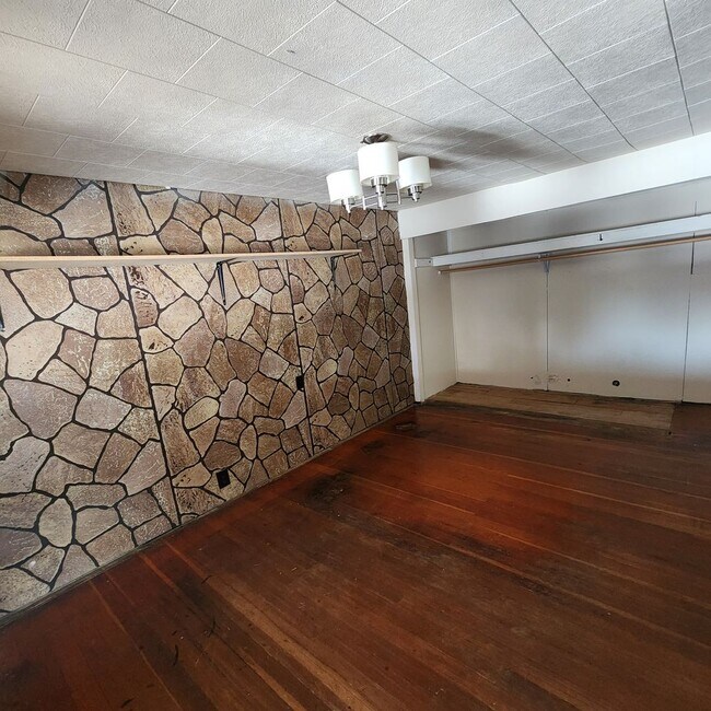 Building Photo - 2039 S Arizona St